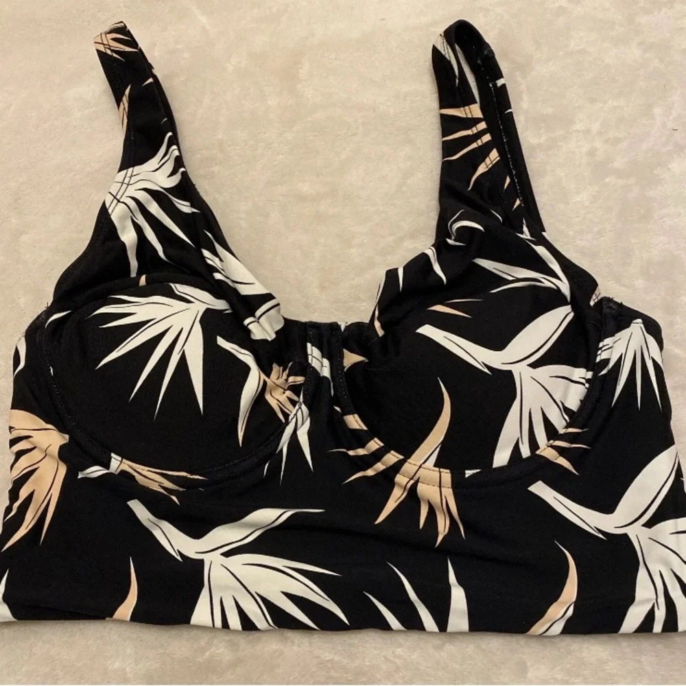 Elegant Black and White Birds Of Paradise Bikini Top
